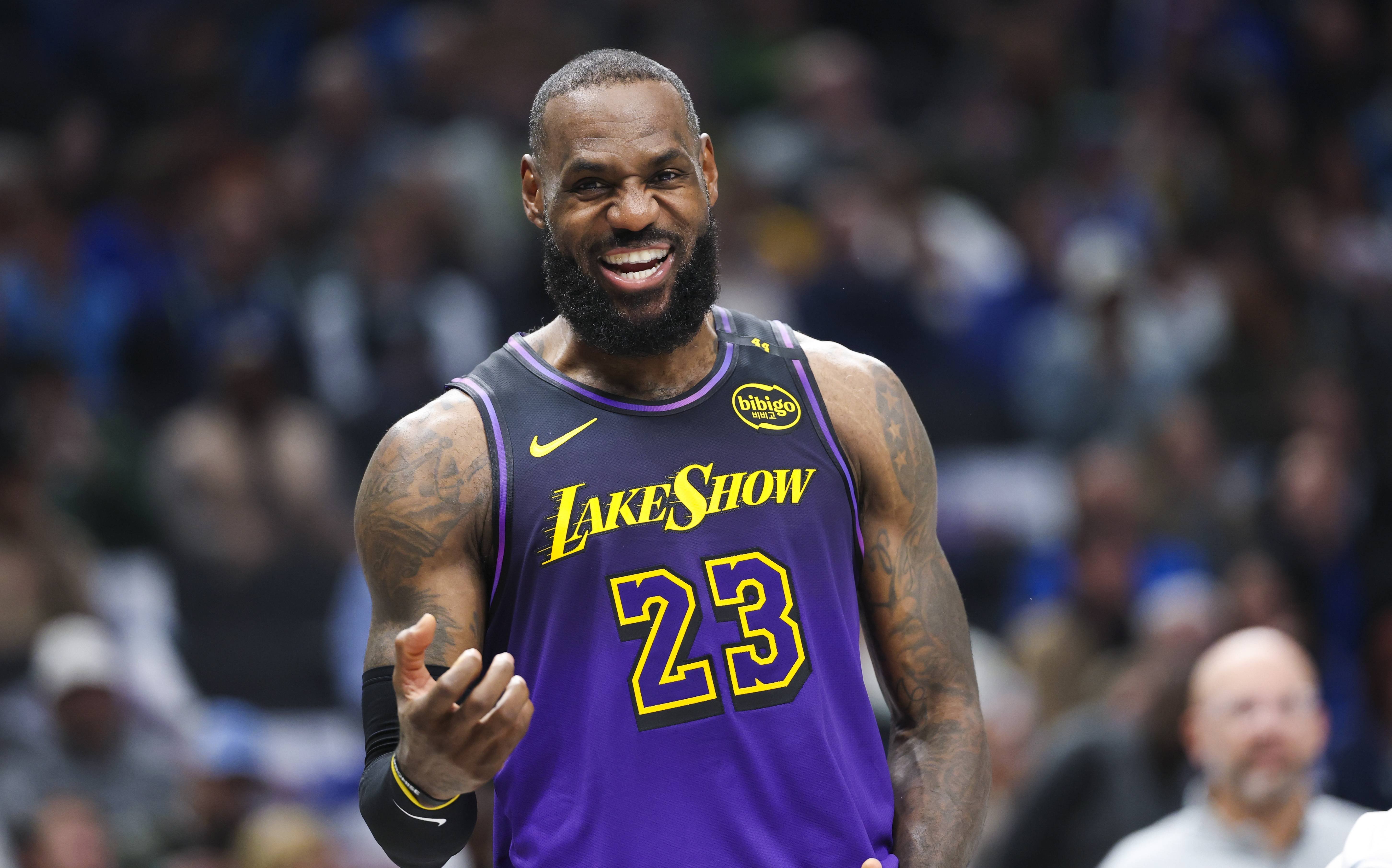 开云体育APP下载-包含里程碑夜！罗马防线松动；NBA季后赛冲刺阶段刷纪录；质疑声仍在；赛程密集仍需轮换的词条