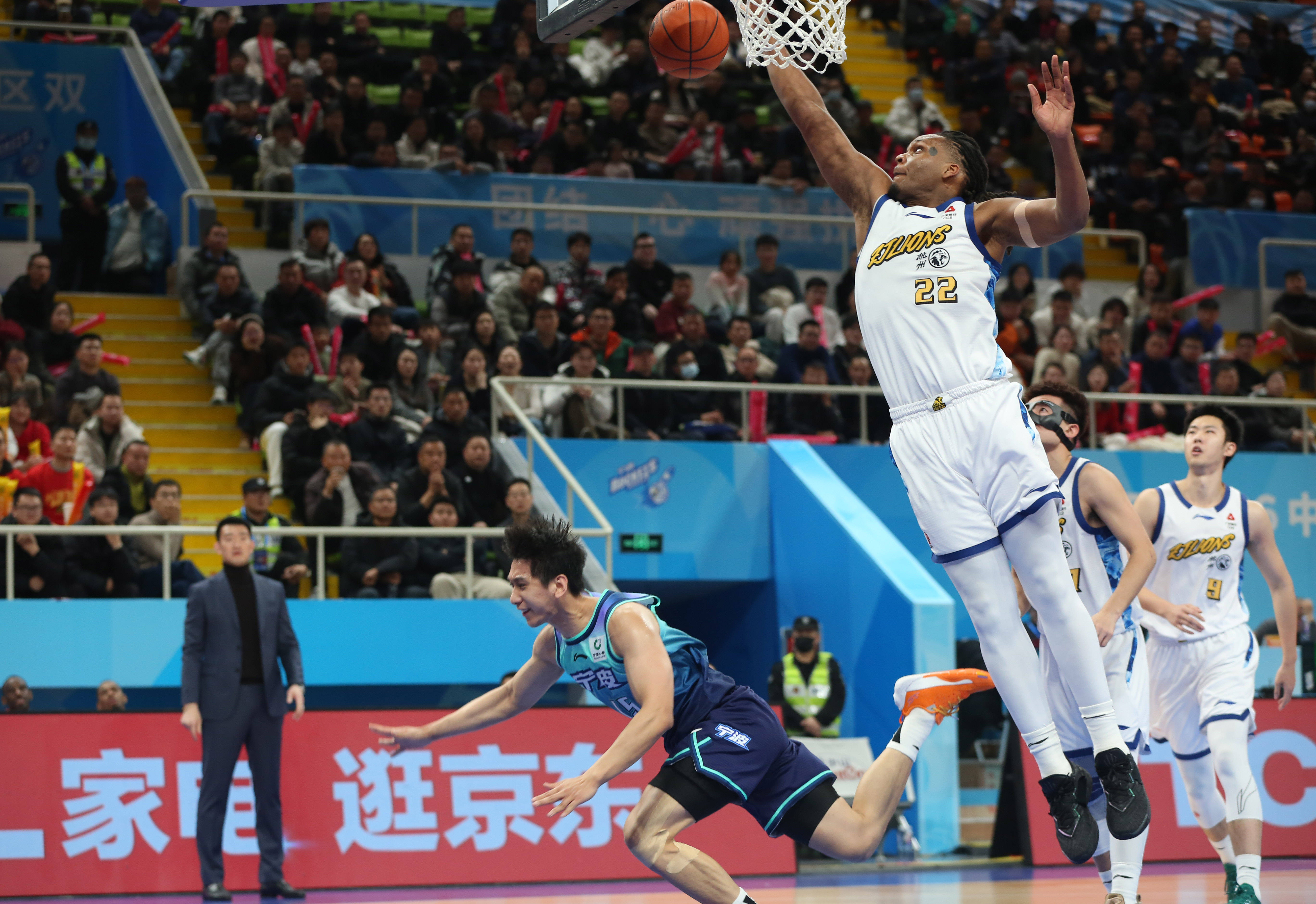 开云官网-里程碑夜葡萄牙体育绝杀压哨,CBA常规赛关键时刻刷纪录,管理层满意,资深球员宣示担当的简单介绍